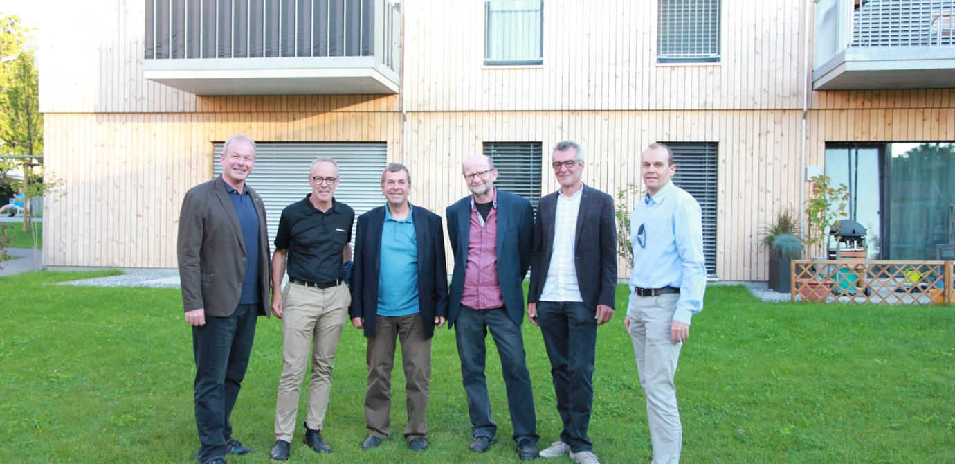 v.l.n.r.: Bürgermeister Christian Loacker, Architekt Hermann Kaufmann, Erich Mayer (GF WSH), Architekt Andreas Postner, Architekt Konrad Duelli, Christian Jauk (Rhomberg) v.l.n.r.: Bürgermeister Christian Loacker, Architekt Hermann Kaufmann, Erich Mayer (GF WSH), Architekt Andreas Postner, Architekt Konrad Duelli, Christian Jauk (Rhomberg)